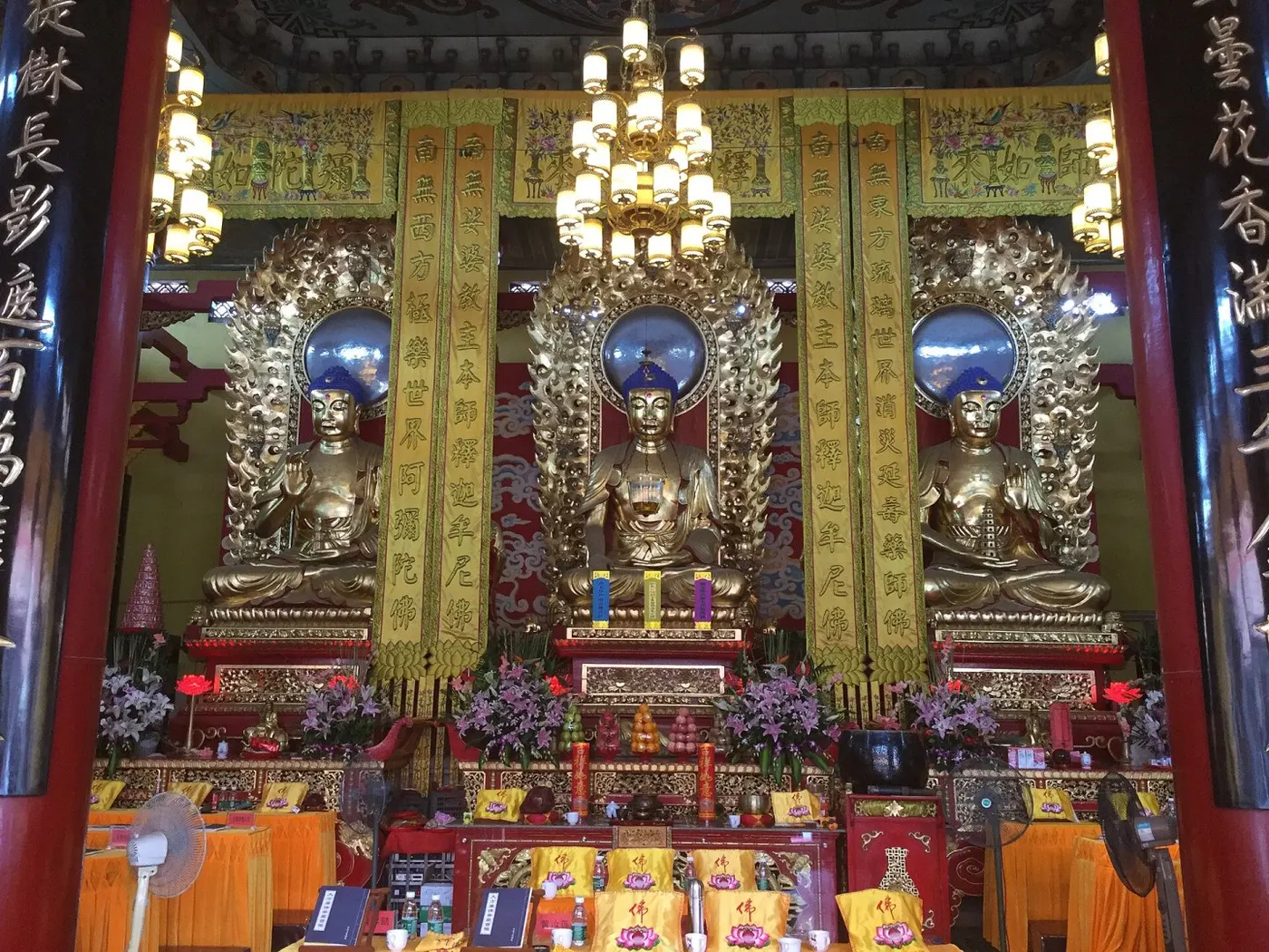 双峰寺三宝佛